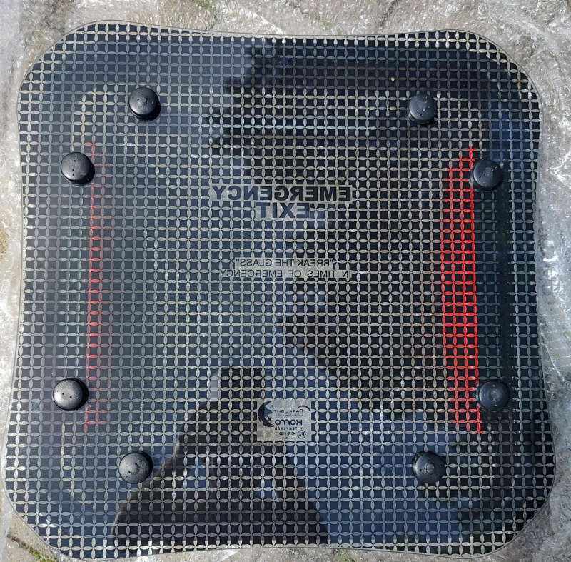 Sten okno - sklenn 50 x 50 cm